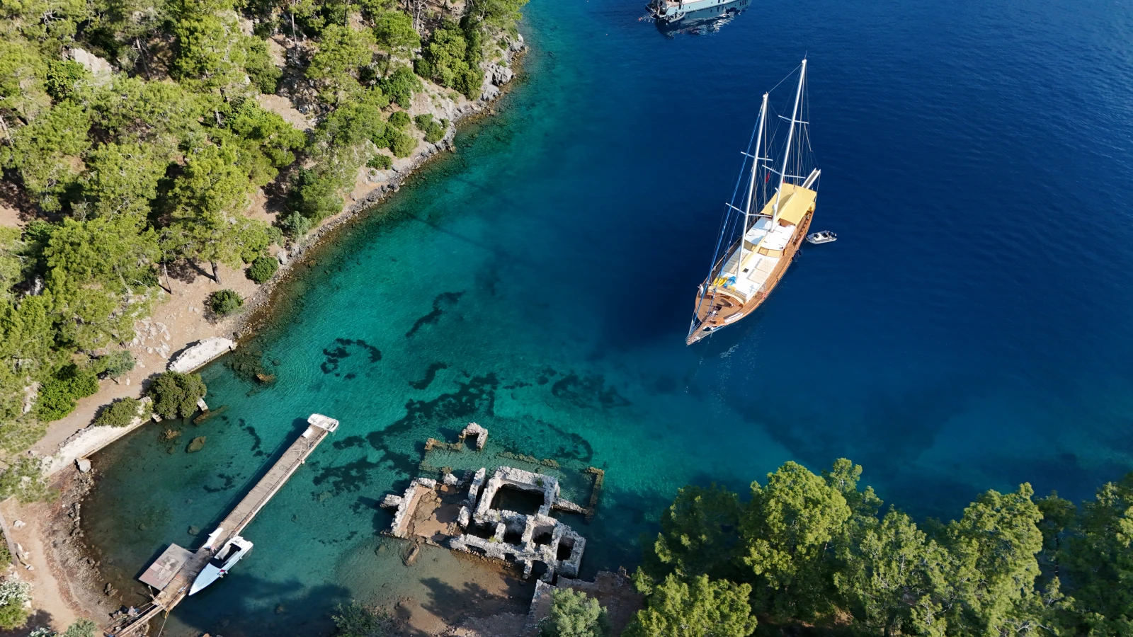 Cleopatra's Bay
