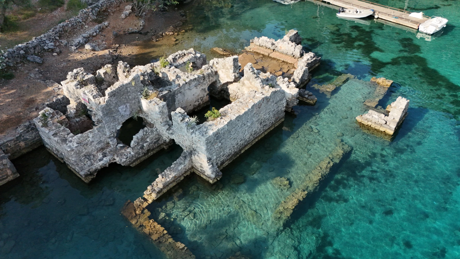 Cleopatra's Bay