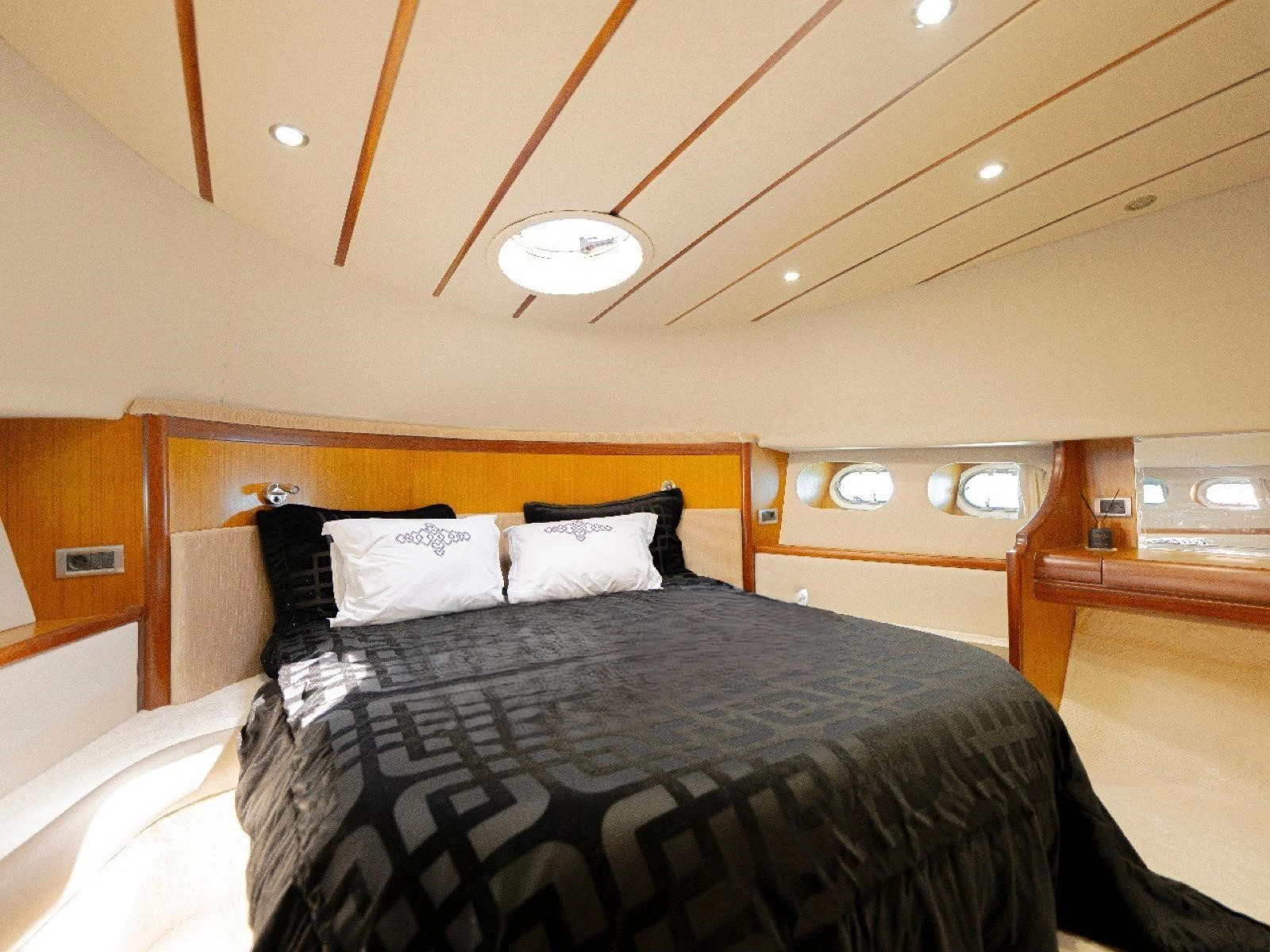 master cabin
