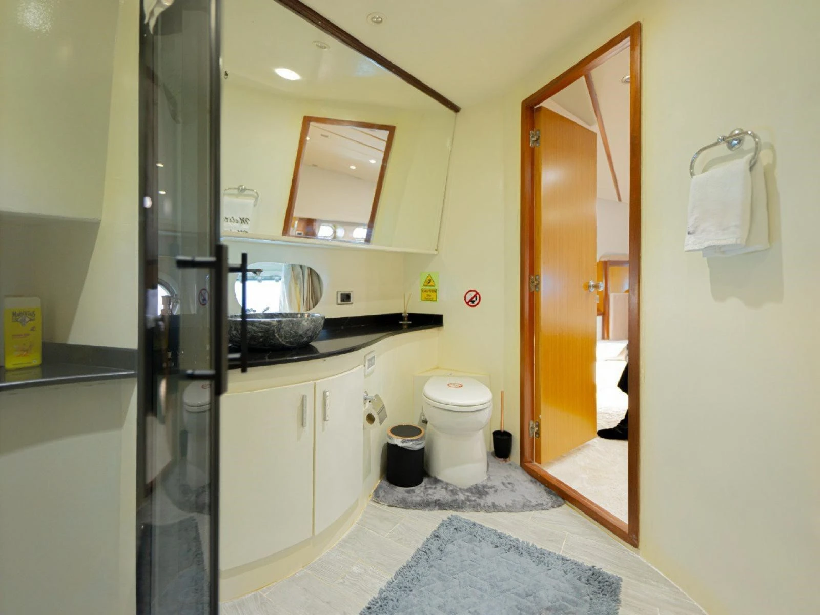 master cabin