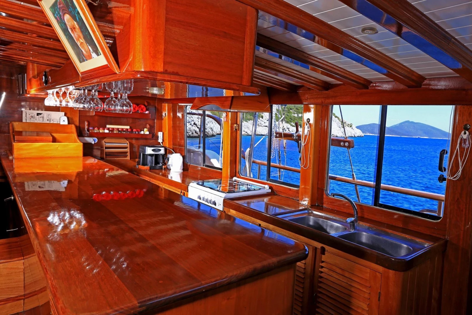 saloon