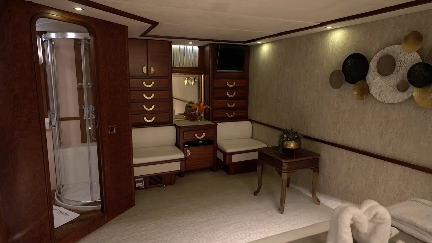 master cabin