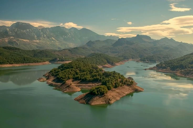 karacaoren island