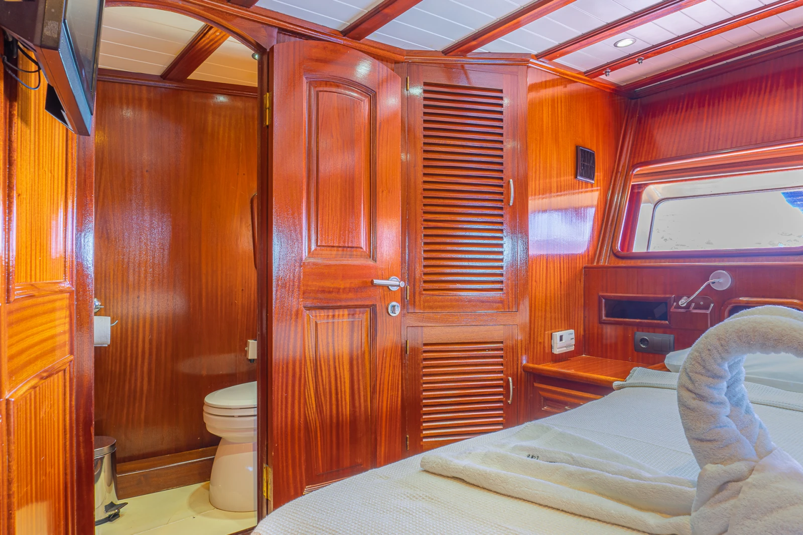 Double Cabin