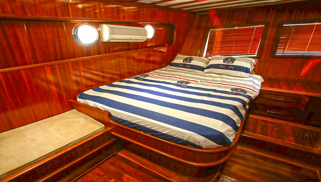 Double Cabin
