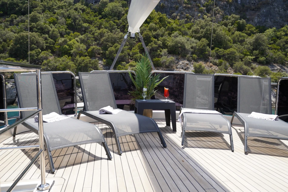 sun deck